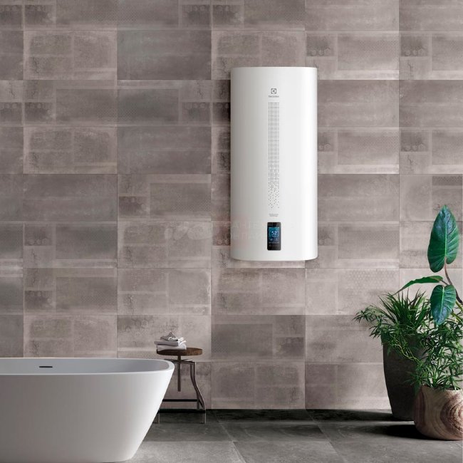 Водонагреватель накопительный электрический Electrolux EWH 30 SmartInverter PRO
