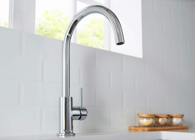 Смеситель для кухни Aquatek Европа (полукруглый излив), хром AQ1382CR Смеситель для кухни Aquatek Европа (полукруглый излив), хром AQ1382CR
