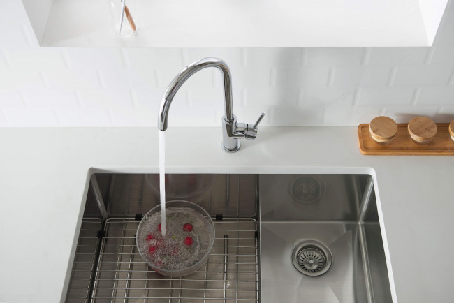 Смеситель для кухни Aquatek Европа (полукруглый излив), хром AQ1382CR Смеситель для кухни Aquatek Европа (полукруглый излив), хром AQ1382CR