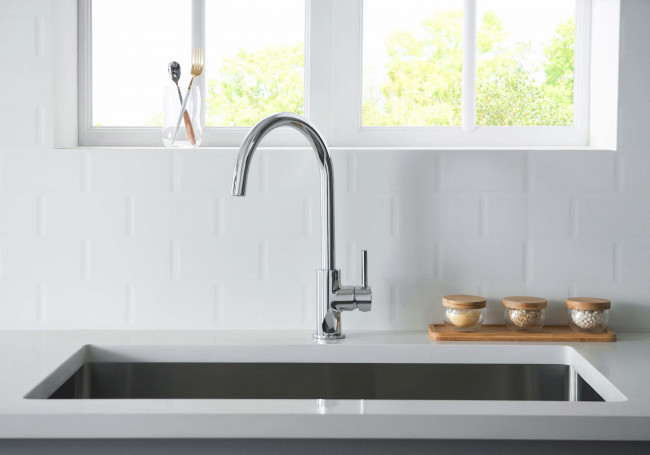 Смеситель для кухни Aquatek Европа (полукруглый излив), хром AQ1382CR Смеситель для кухни Aquatek Европа (полукруглый излив), хром AQ1382CR