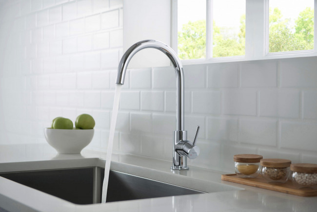 Смеситель для кухни Aquatek Европа (полукруглый излив), хром AQ1382CR Смеситель для кухни Aquatek Европа (полукруглый излив), хром AQ1382CR