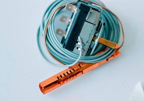 Предохранительный (защитный) ограничитель нагрева Buderus STB LS-1/U/TK 100С 7747022529 Предохранительный (защитный) ограничитель нагрева Buderus STB LS-1/U/TK 100С 7747022529