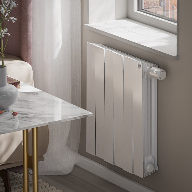 Радиатор биметаллический Royal Thermo Piano Forte 500 белый VR80 - 6 секц. Радиатор биметаллический Royal Thermo Piano Forte 500 белый VR80 - 6 секц.