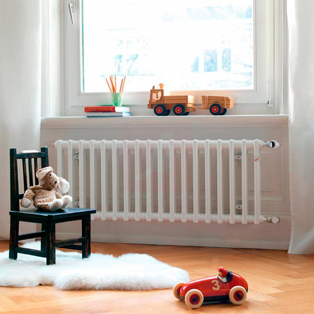 Радиатор трубчатый стальной Zehnder Charleston Retrofit 3050, 32 сек.1/2 бок.подк. RAL9016 (кроншт.в компл.) Радиатор трубчатый стальной Zehnder Charleston Retrofit 3050, 32 сек.1/2 бок.подк. RAL9016 (кроншт.в компл.)