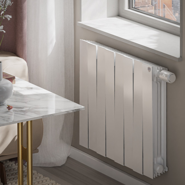 Радиатор биметаллический Royal Thermo Piano Forte 500 белый VR80 - 8 секц. Радиатор биметаллический Royal Thermo Piano Forte 500 белый VR80 - 8 секц.