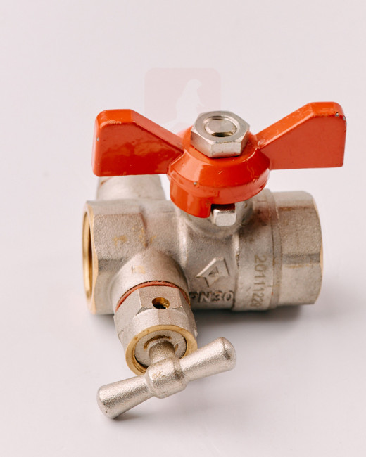 Кран шаровой Comap ДУ15 (1/2") ВР-ВР PN30, с дренажом, бабочка, серия 6476 Кран шаровой Comap ДУ15 (1/2") ВР-ВР PN30, с дренажом, бабочка, серия 6476