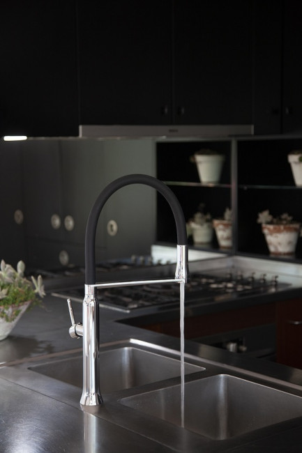 Смеситель для кухни Ramon Soler с магнитным держателем и гибким изливом Kitchen Magnet 386801MA Смеситель для кухни Ramon Soler с магнитным держателем и гибким изливом Kitchen Magnet 386801MA
